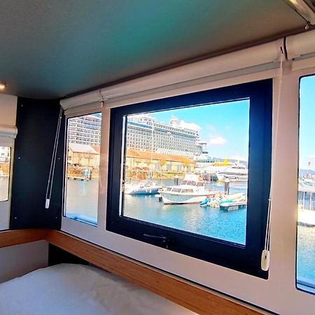 Hotel Casa Flotante En El Puerto De Vigo - Different Charter Exterior foto
