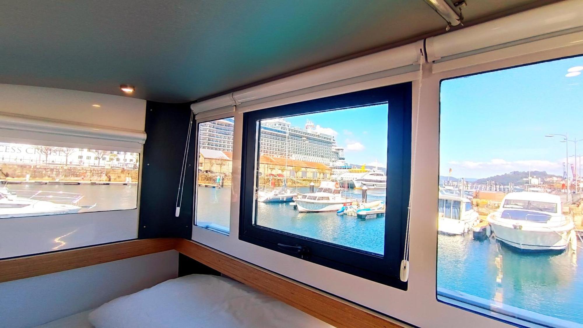 Hotel Casa Flotante En El Puerto De Vigo - Different Charter Exterior foto